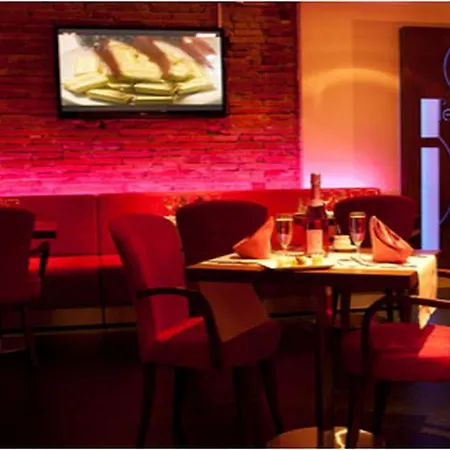 Motel Logis - Restaurant L Enclos 2*