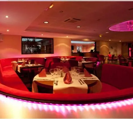 Logis - Restaurant L Enclos Motel 2*