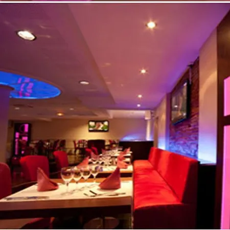 Motel Logis - Restaurant L Enclos 2*