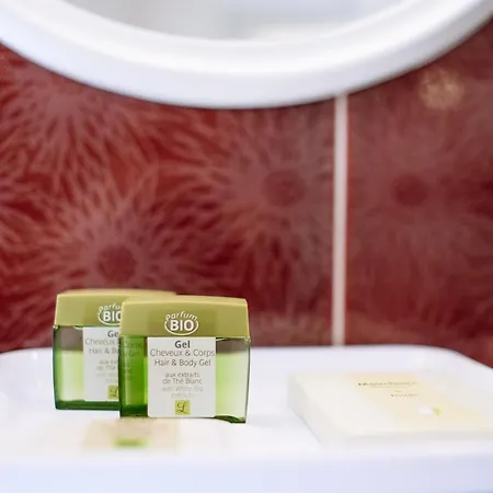 Logis - Restaurant L Enclos 2* Donneville