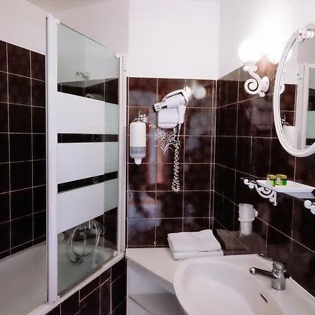 Motel Logis - Restaurant L Enclos