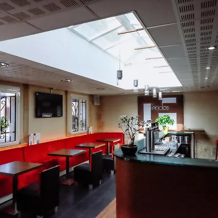 Motell Logis - Restaurant L Enclos Donneville