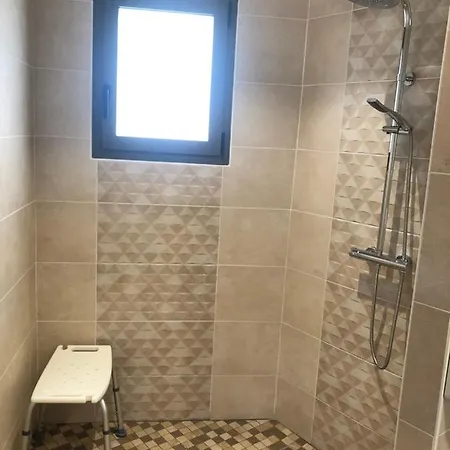 Logis - Restaurant L Enclos Motel 2*