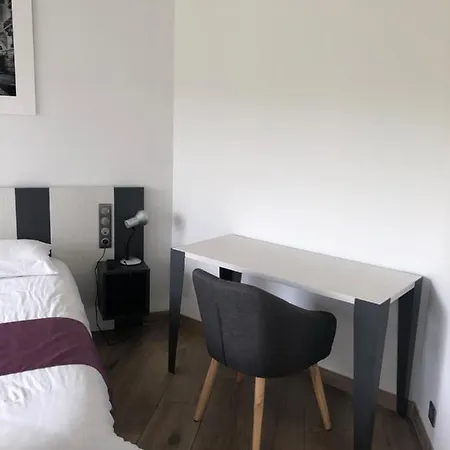 Motel Logis - Restaurant L Enclos Millau