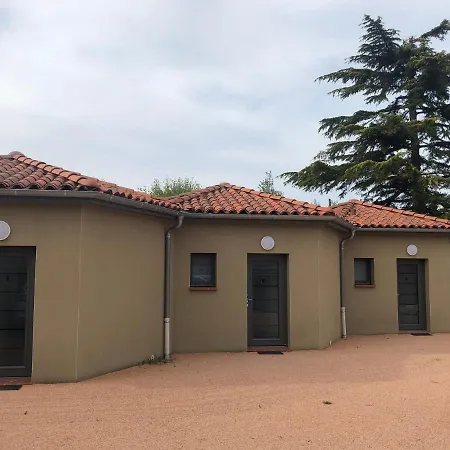 Logis - Restaurant L Enclos Motel 2*