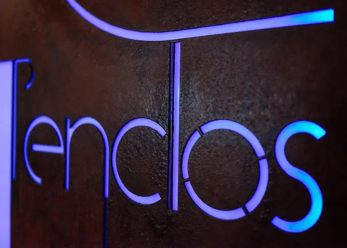 Logis - Restaurant L Enclos Donneville